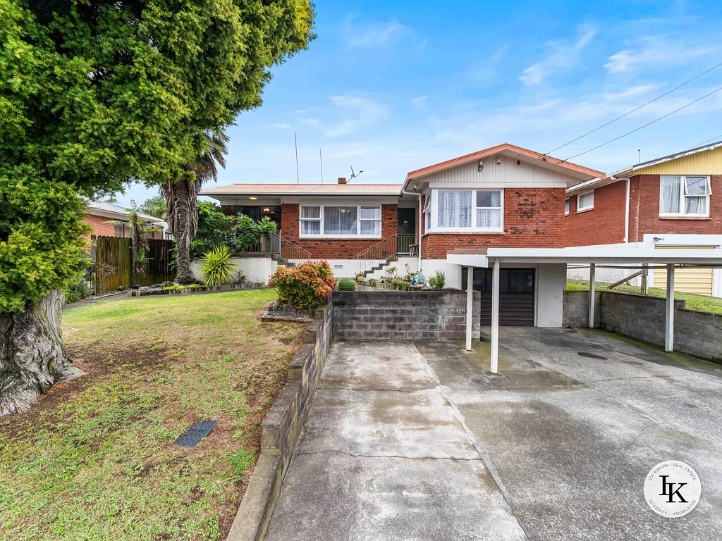 Manurewa 3房  Solid, Spacious, Full of Potential.