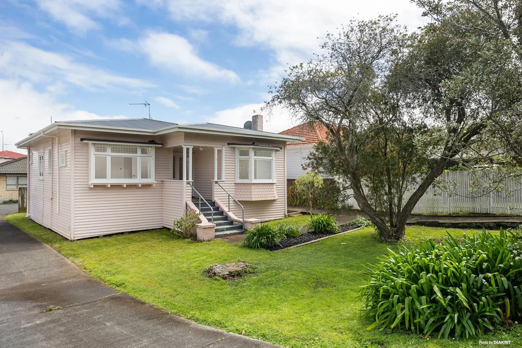 Mount Roskill 4 Bedroom Seize the Opportunity