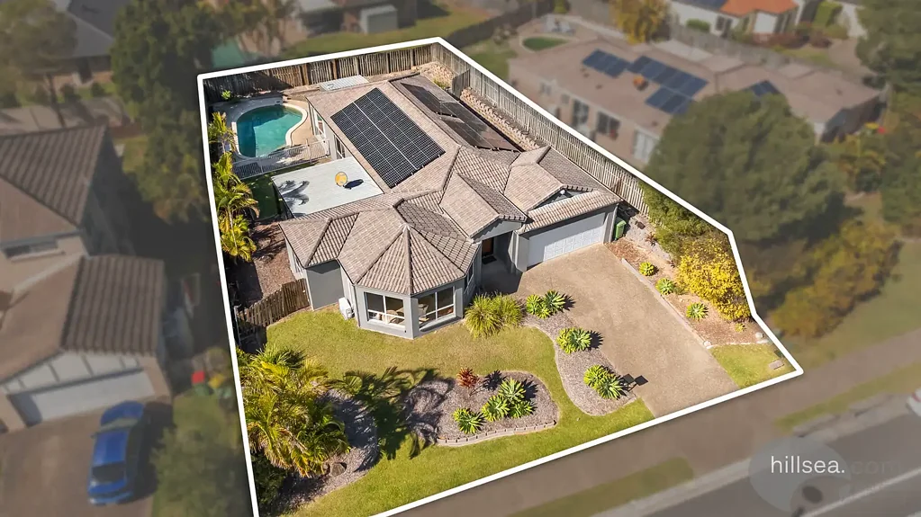 Parkwood 4 Bedroom SPACIOUS FAMILY OASIS WITH POOL IN PRIME PARKWOOD LOCATION!