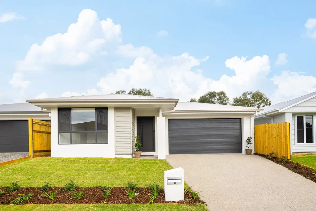 Taigum 5 Bedroom Brand-New 5 Bed Luxury Home Backing onto Nature