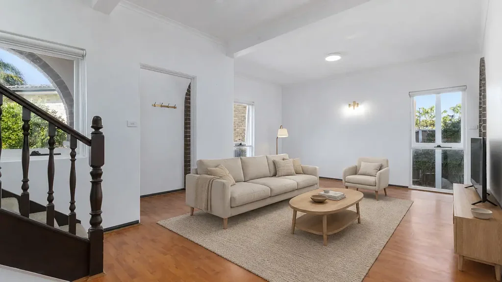 Spacious duplex with sweeping district views