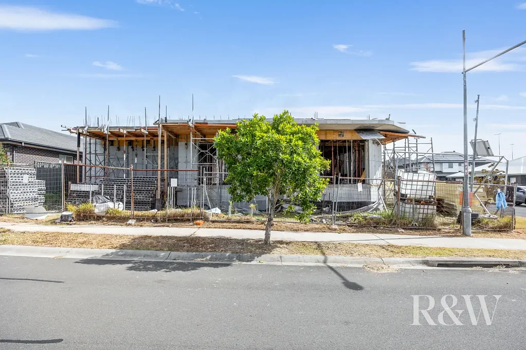 18 CARROLL STREET, Oran Park, NSW 2570