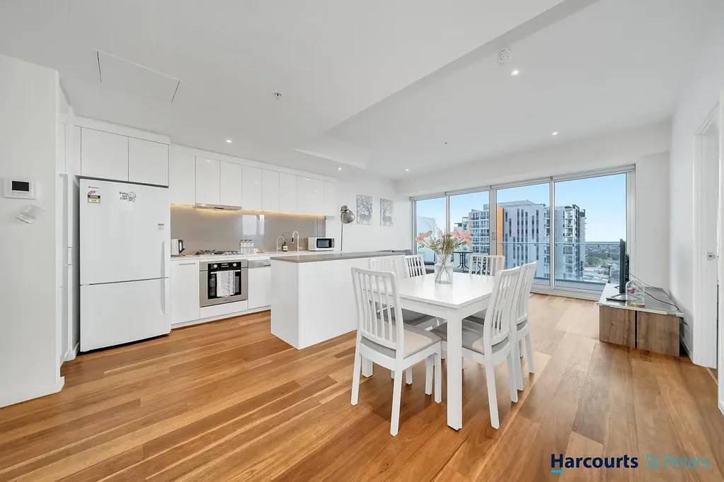 Adelaide 3房  Spacious 3-Bedroom Apartment with City Views in Prime CBD Location