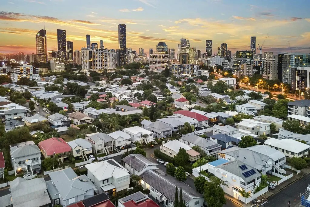 Kangaroo Point 2Moenga A Unique Townhouse-Style Residence Moments from Raymond Park!