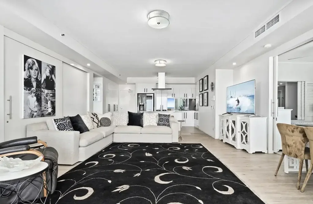 Labrador 2બેડરૂમ Elevated Apartment with Permanent Broadwater & Skyline Views