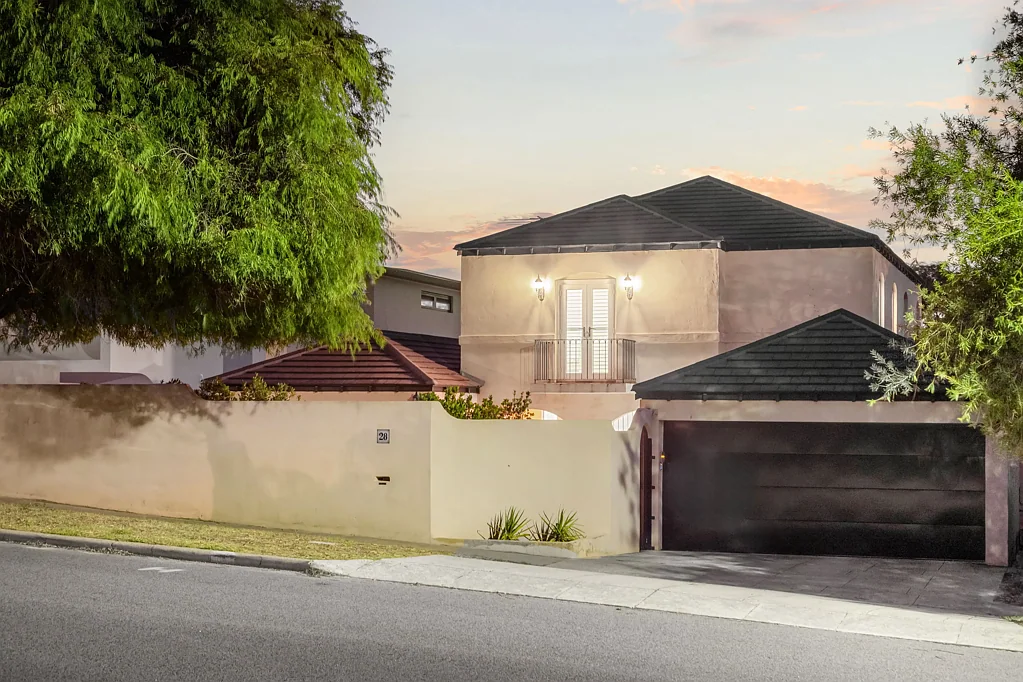 Mosman Park 4Habitaciones Architectural Classic with Memorial Park frontage