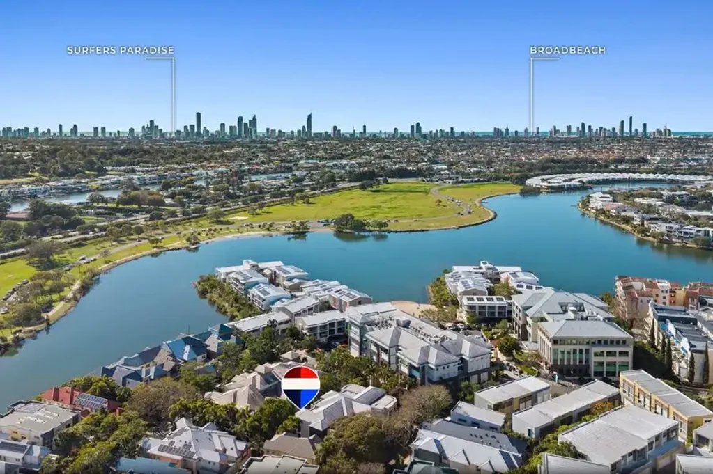 Carrara 2Moenga RARE STREET-LEVEL ENTRY - EUROPEAN VILLAGE LIFESTYLE - 2 SIDE-BY-SIDE SECURE PARKING