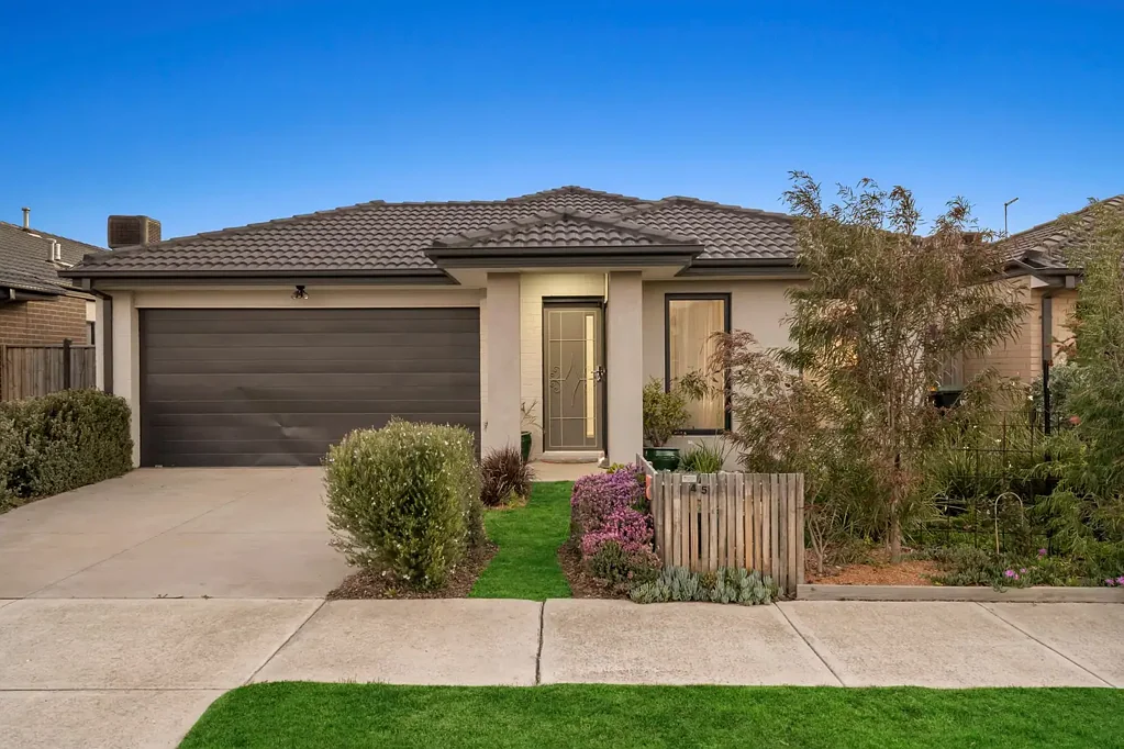The Perfect Blend of Warmth, Space & Style in Mount Duneed.