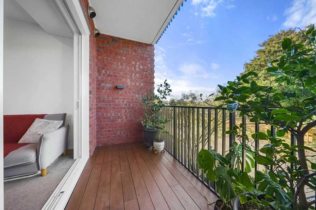 Mount Albert 2房  Bright Corner Apartment - Secure Covered Parking