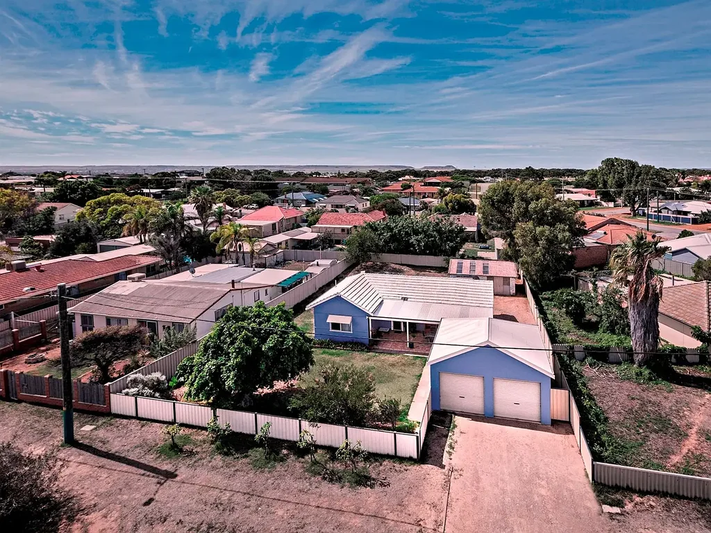 Geraldton 3房  Central Character Home With Sub-Division Potential