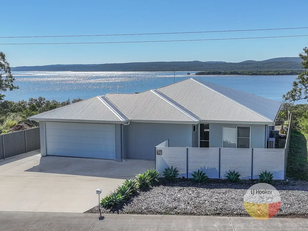 Russell Island 3 Bedroom A Class Above - Luxury Meets Simplicity