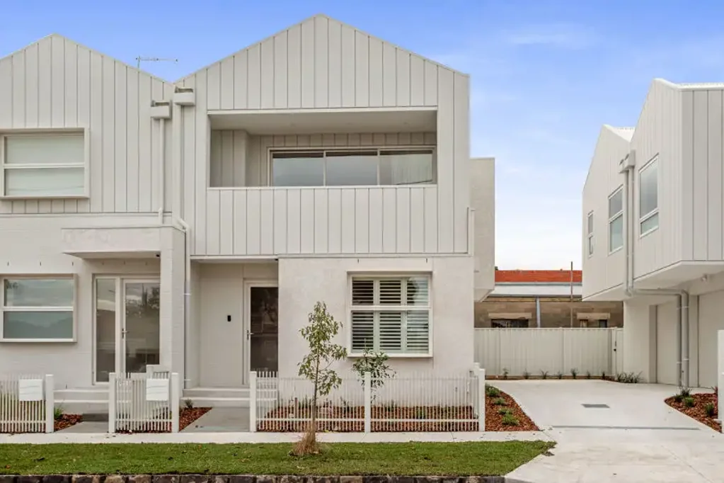 Pascoe Vale 3침실 Brand New, Luxurious Townhouse
