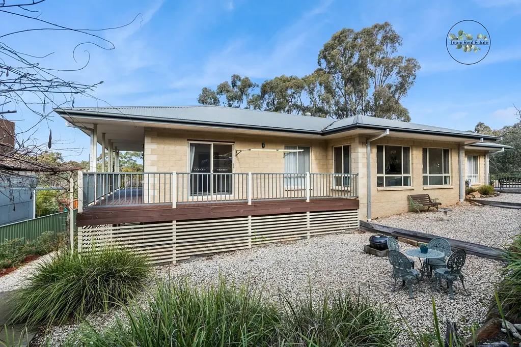 Spring Gully 4房  Spacious Family Home in Sought-After Spring Gully