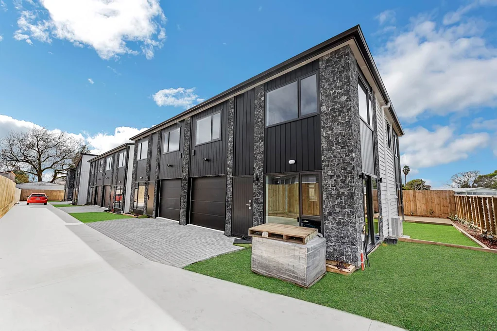 Papatoetoe 4Moenga Brand New,  Freehold Family Home!