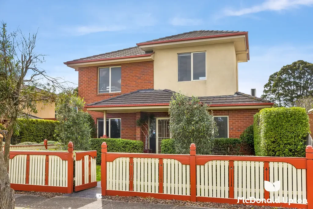 Keilor East 4 Slaapkamer A Spacious Townhouse in a Charming Locale