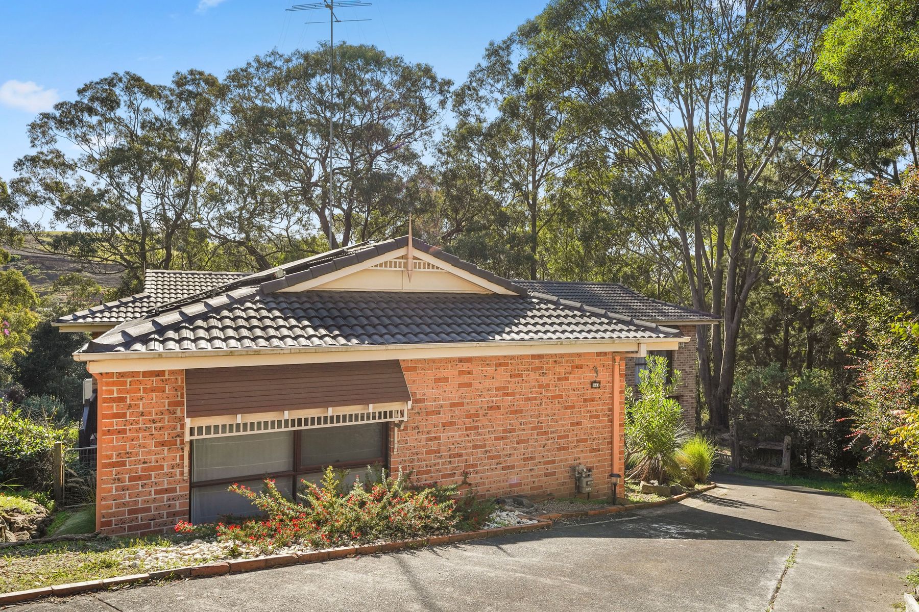 64 TAMARIND DR, CORDEAUX HEIGHTS NSW 2526, 0 rūma, 0 rūma horoi, House