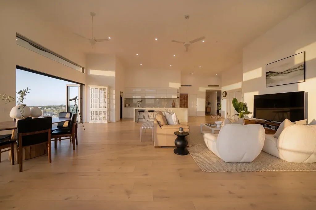 Birtinya 3Kwarto Luxury Penthouse Living with Panoramic Waterfront Views
