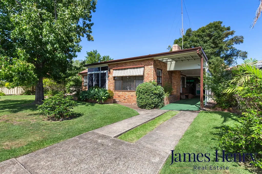 5 Hall Crescent, Tarro, NSW 2322