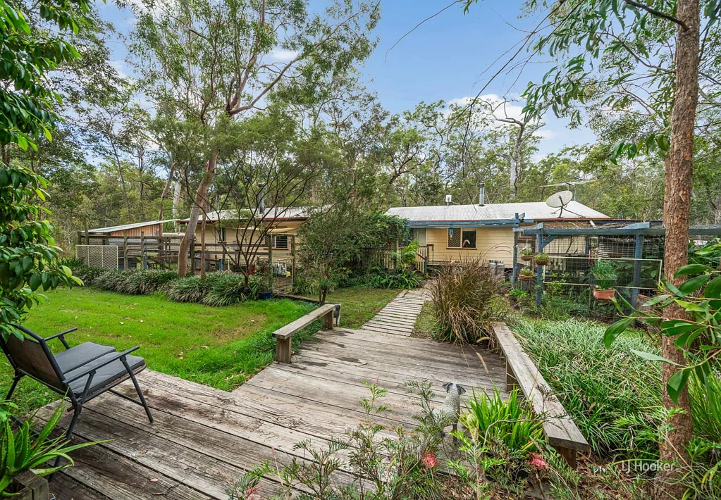 Mount Hallen 3 Bedroom The Native Haven - the perfect property to make that tree change