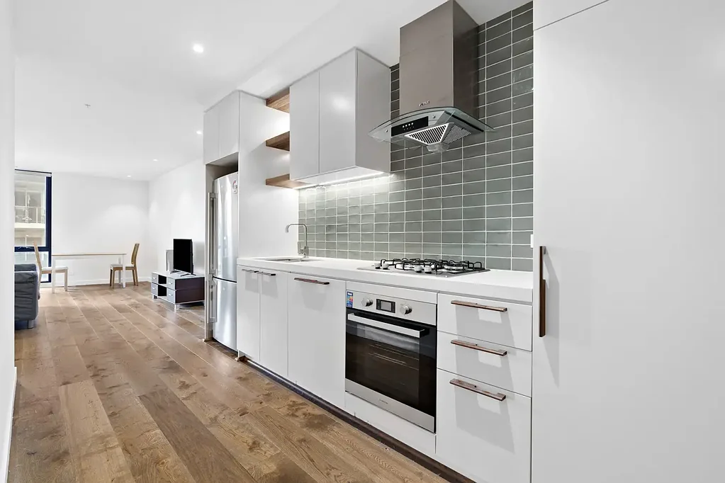 Fully furnished SPACIOUS two bedroom apartment