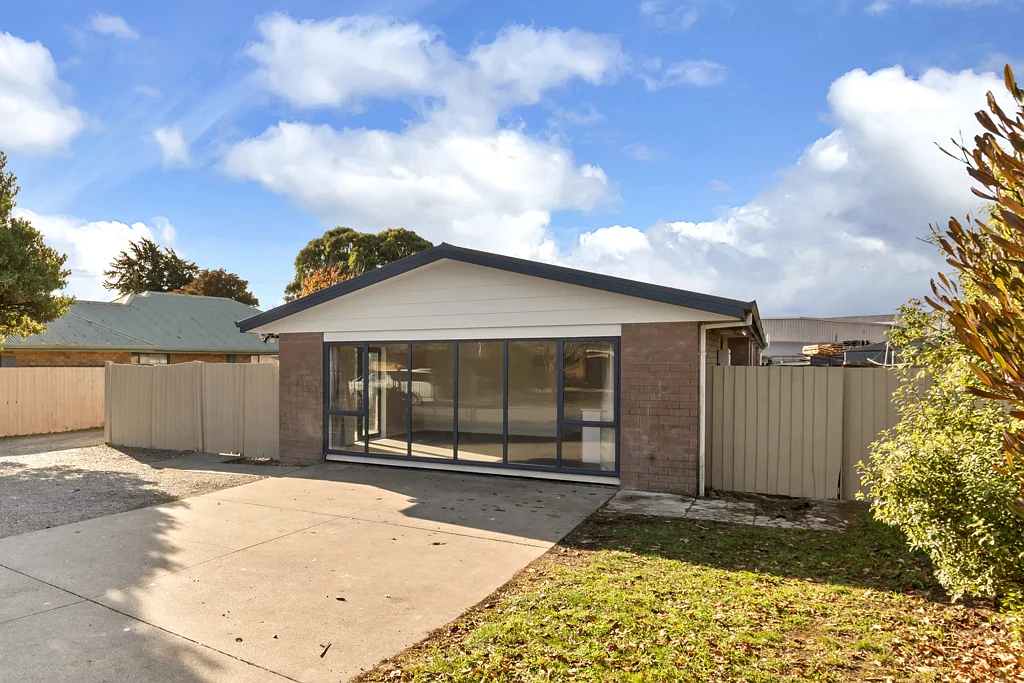 Wigram 7房  Two Homes, One Title - Wigram Goldmine!