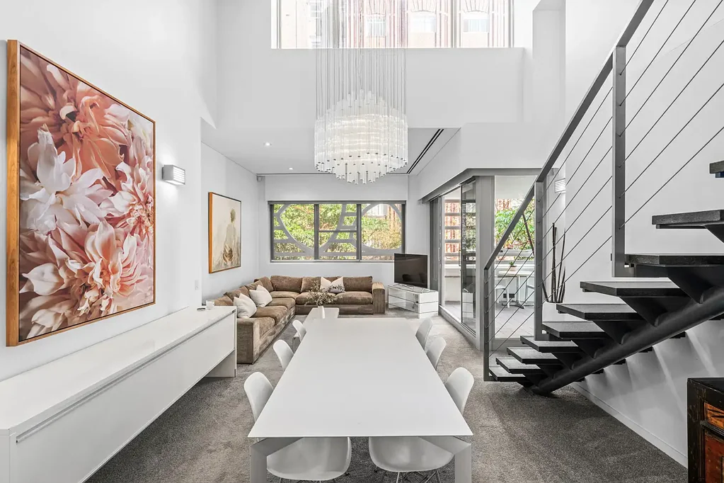Luxurious IKON Apartment