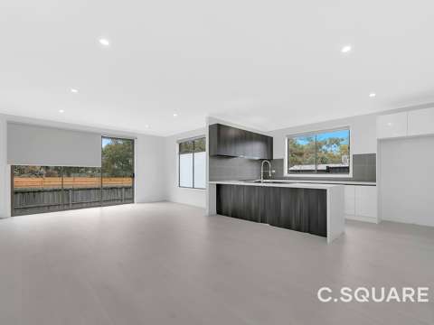 Craigieburn 4 Bedroom BRAND NEW | MASSIVE LIVING | SHORT DRIVE TO STATION