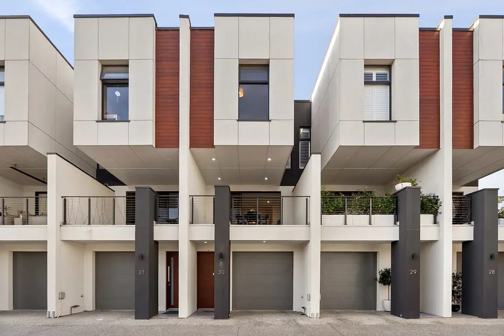 Rostrevor 3Habitaciones A Stylish Three-Level Retreat Made for Modern Life