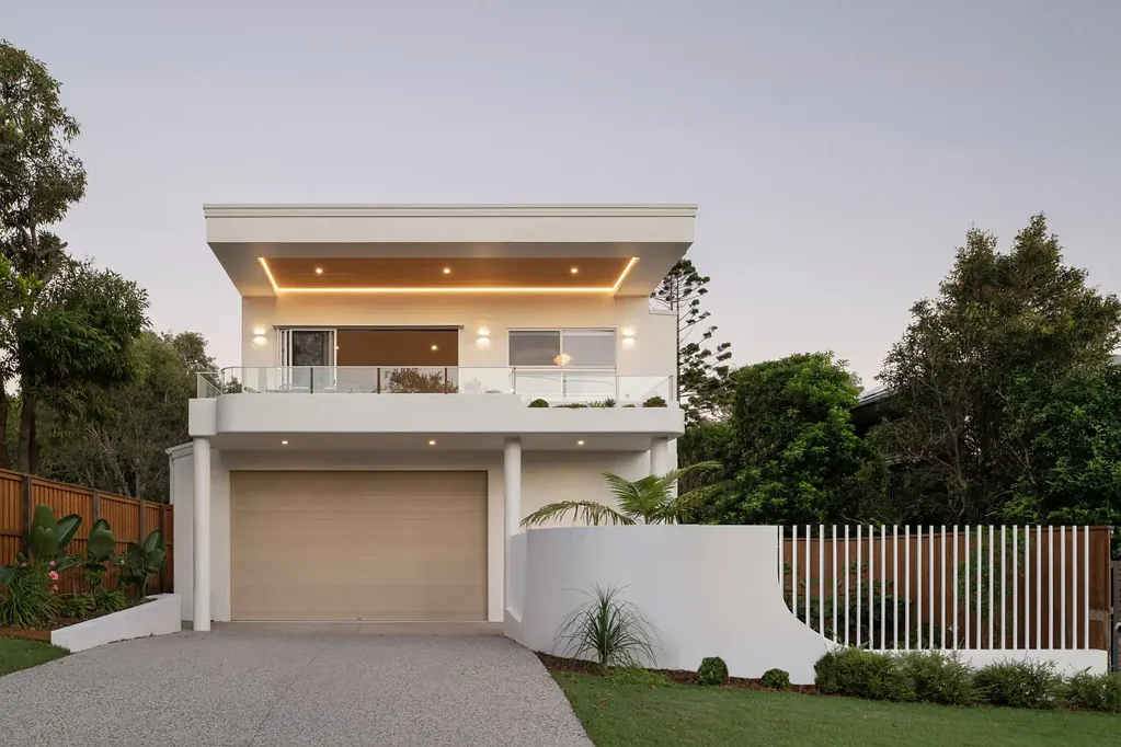 Shelly Beach 4Kwarto Stunning Bespoke Build, One Block to Shelly Beach!