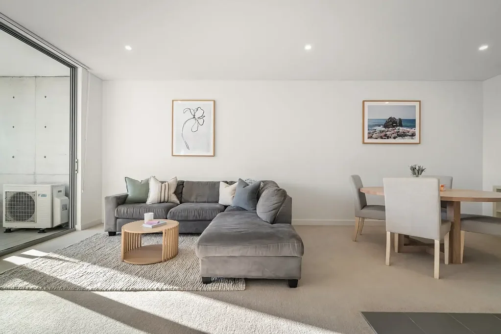 Sutherland 1Kwarto Architectural Apartment with Privacy and Convenience