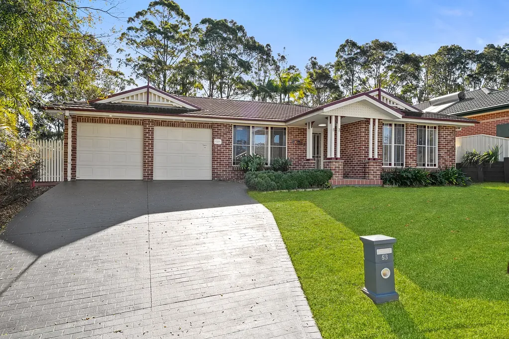 Lisarow 4房  Freshly Updated Family Home with Space to Relax and Entertain