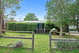 148 Freemans Drive, Morisset