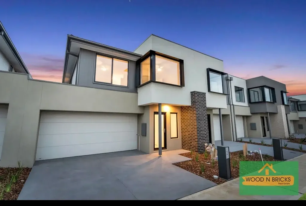 4 Rhumerie Close, Clyde North, VIC 3978