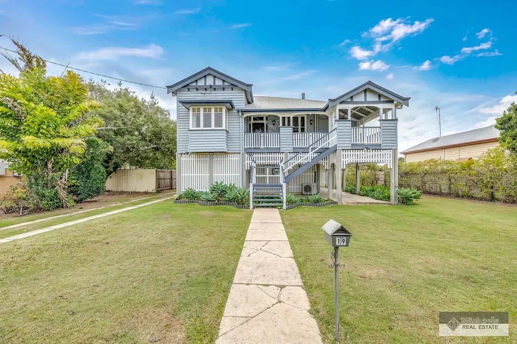 Bundaberg South 3房  Timeless Queenslander Charm on a Rare 1,012m² Block