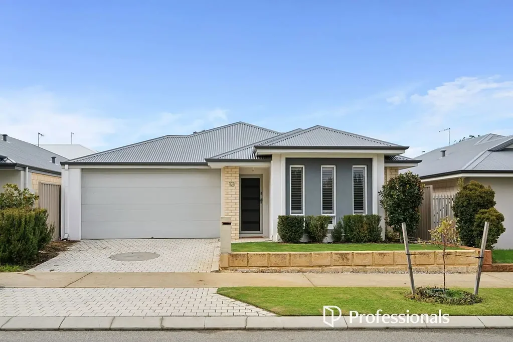 13 Autumn Approach, Forrestfield, WA 6058