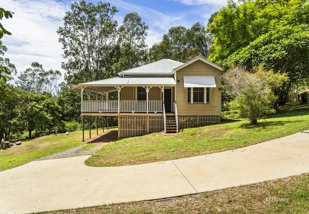 182 Pine Crescent, Esk, QLD 4312