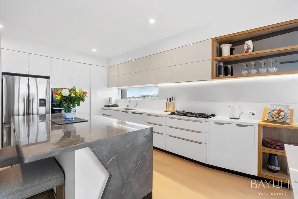 Redcliffe 3 Bedroom BEACHSIDE APARTMENT WITH UNINTERRUPTED OCEAN VIEWS