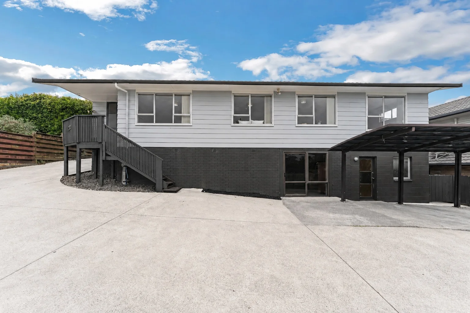 Pakuranga Heights 5ਬੈੱਡਰੂਮ âRenovated, Vacant & Income Potential