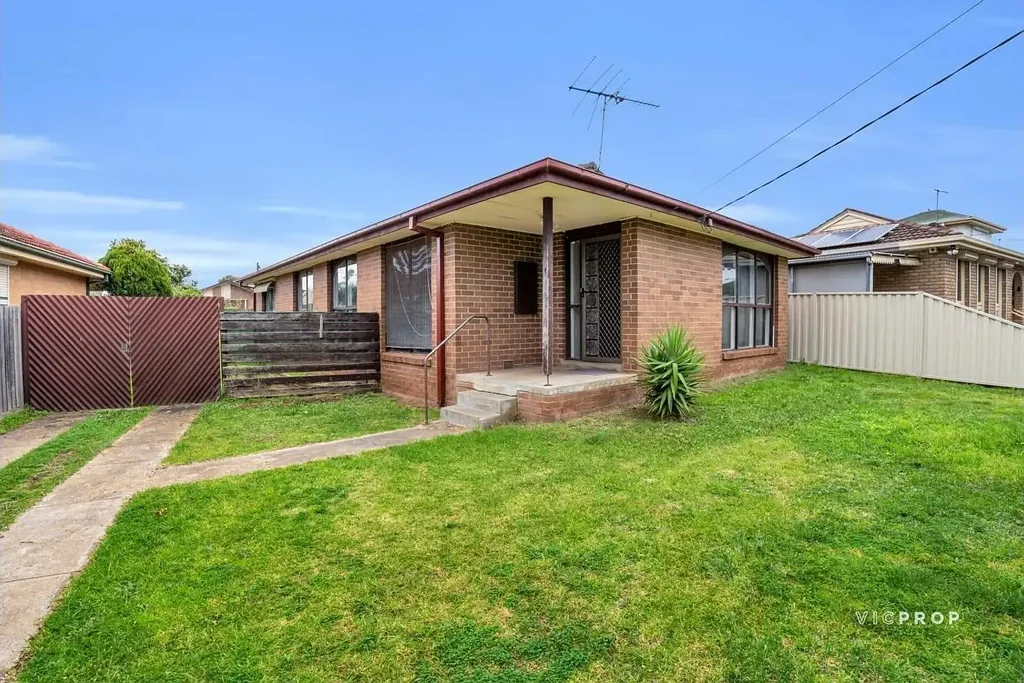 19 Vista Drive, Melton, VIC 3337