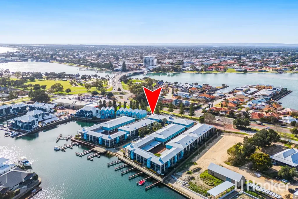 Halls Head 2Phòng ngủ Two in One Great Income Generator with 6m Jetty