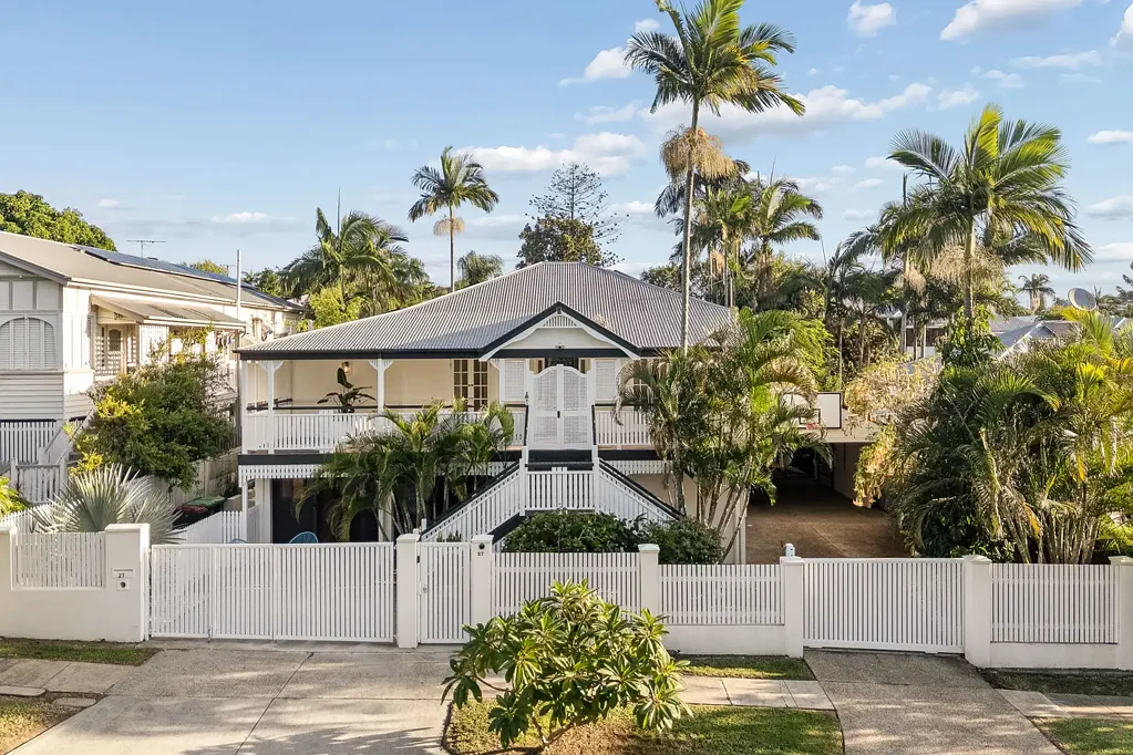 East Brisbane 5 Bedroom Timeless Charm Meets Modern Resort Luxury