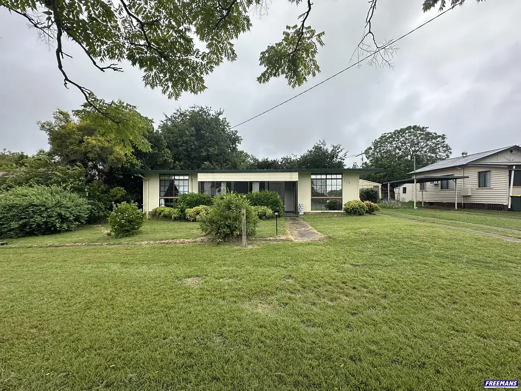 3 Bedroom Home Short Walk to CBD & Schools