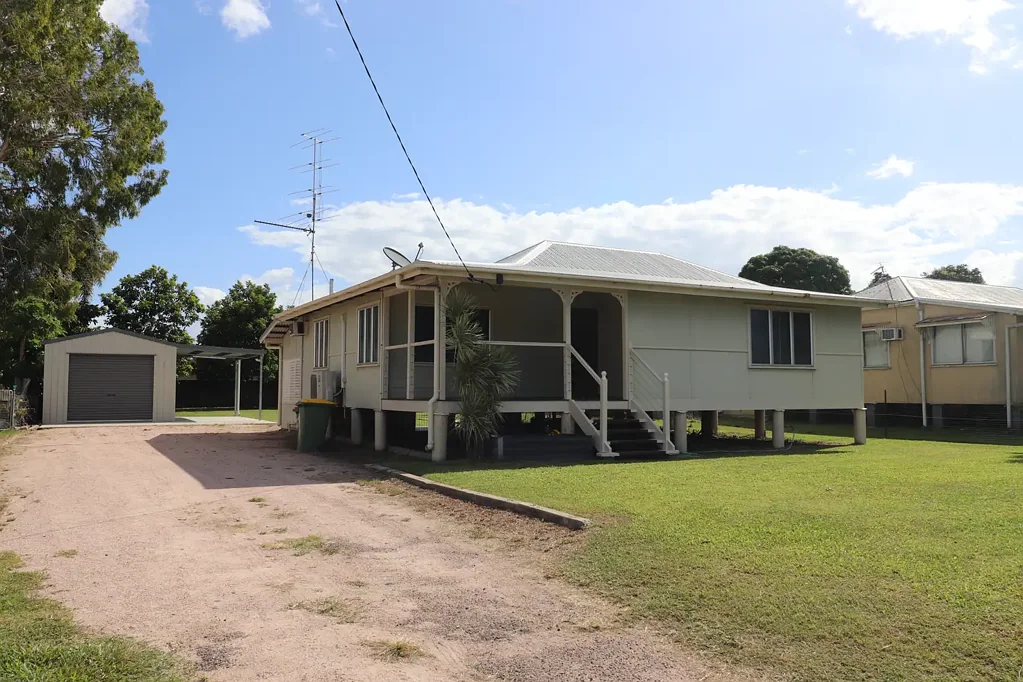Home Hill 3房  Commanding Presence on Fourteenth Avenue