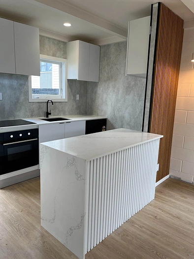BEAUTIFULLY RENOVATED-WALK TO ONE TREE HILL!