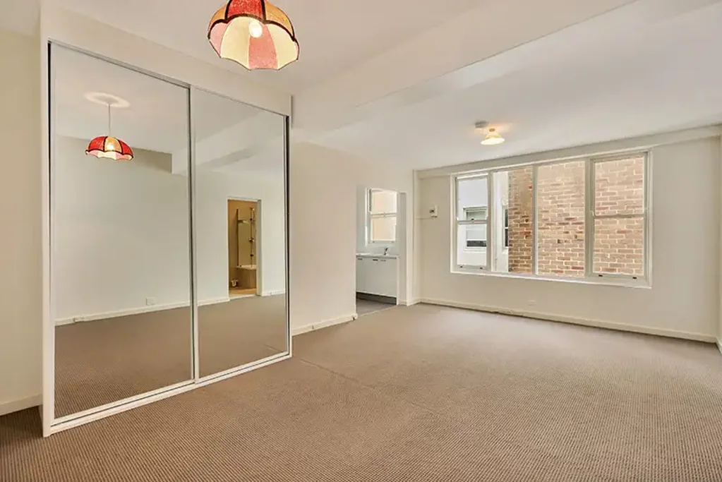 Spacious, Oversized Studio in the Heart of Potts Point