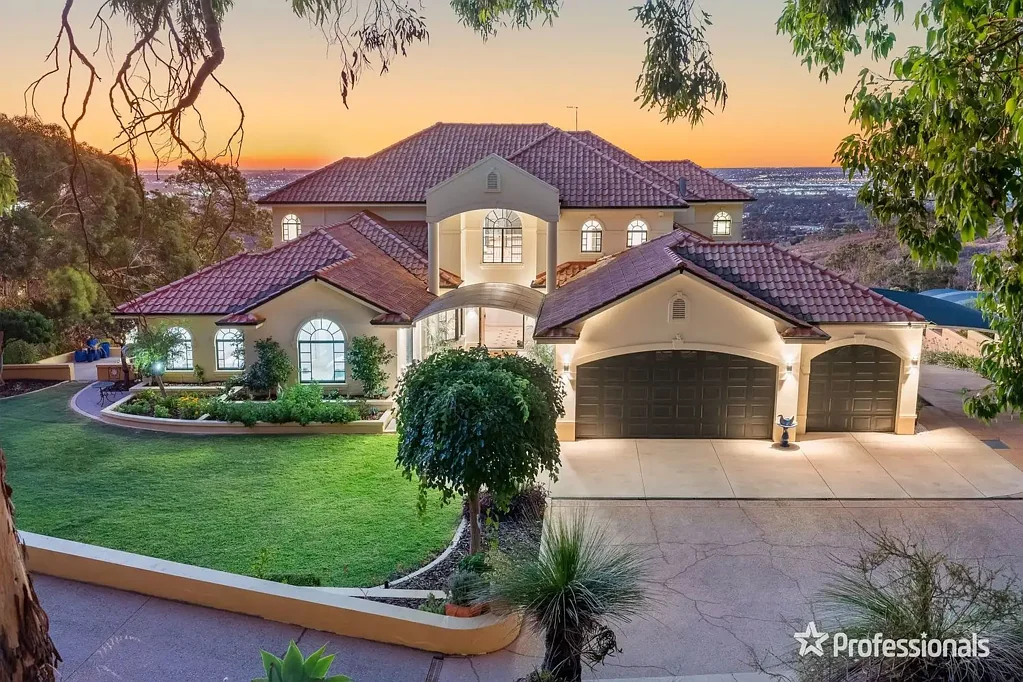 35 Ford Road, Lesmurdie, WA 6076