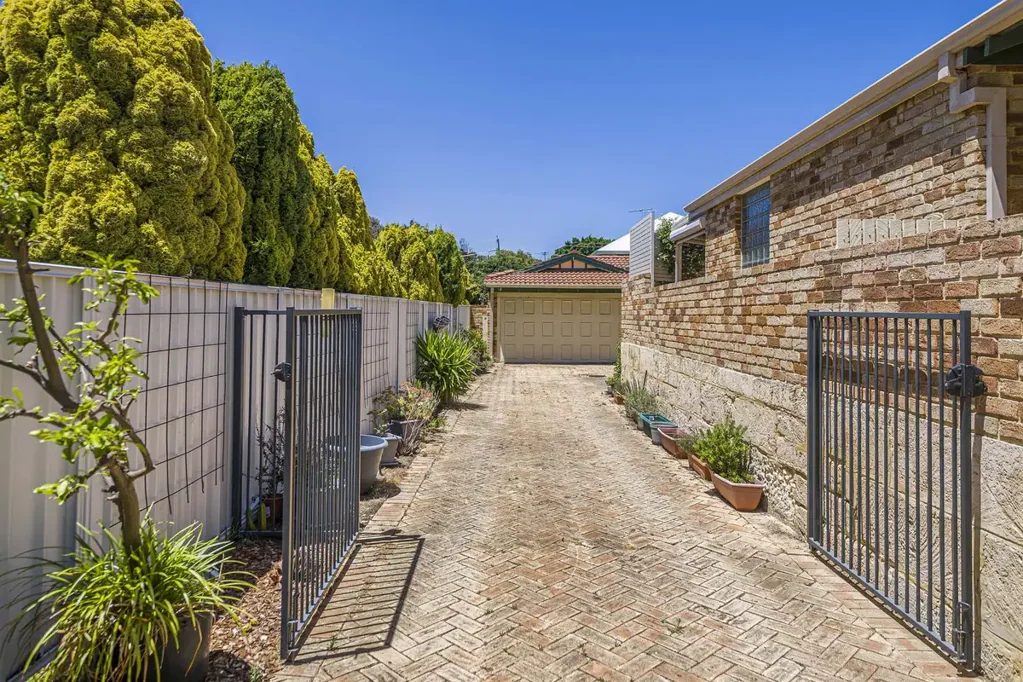 North Beach 3બેડરૂમ Secluded Coastal Retreat in a Prime North Beach Location