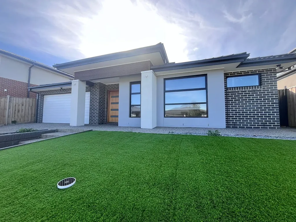 Modern & Spacious Family Home with Stylish Comfort and Multiple Living Zones