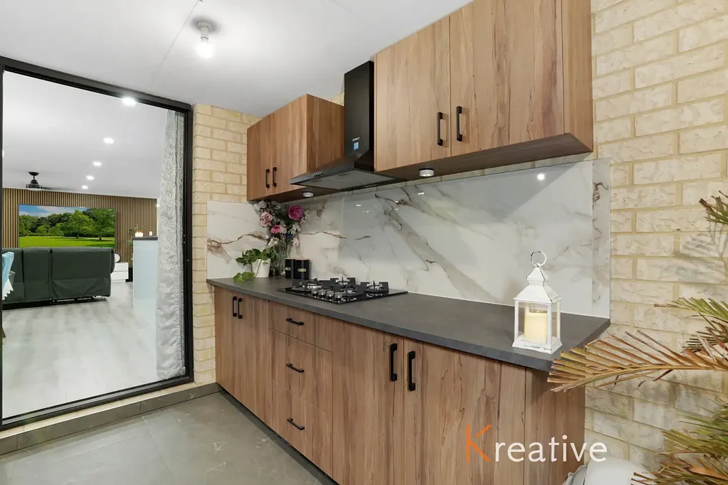 Harrisdale 4 Bedroom Executive Family Living in Harrisdale's School Catchment - Two Kitchens, Coffee Station, Solar & Car Charging Station