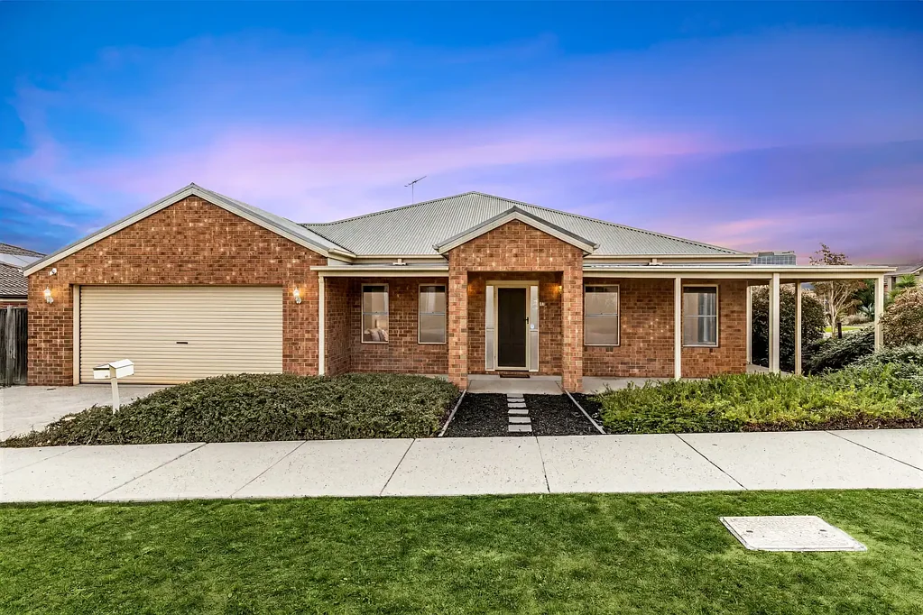 16 Thwaites Close, Highton, VIC 3216